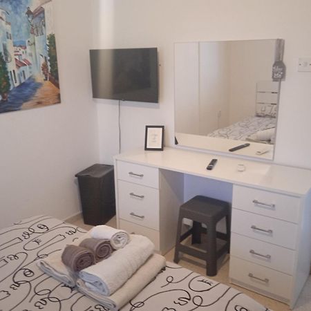 Larnaca, Pervolia 1 Bedroom Seaside Apartment Экстерьер фото