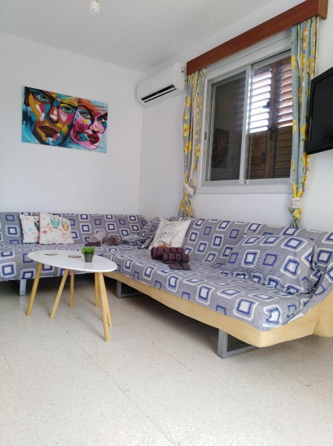 Larnaca, Pervolia 1 Bedroom Seaside Apartment Экстерьер фото