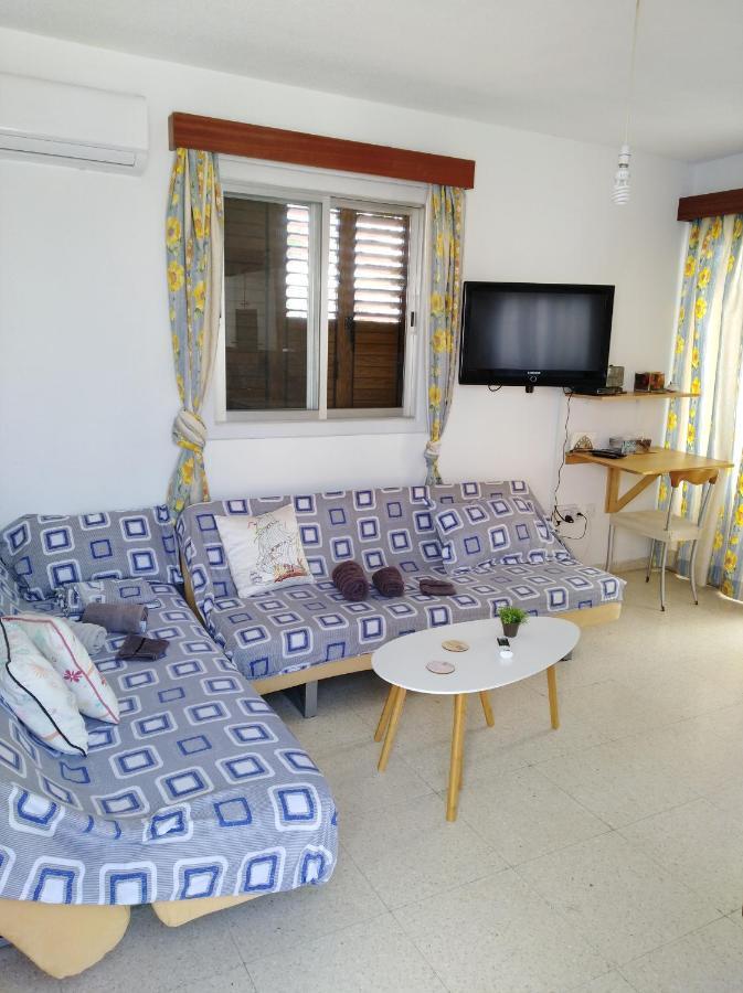 Larnaca, Pervolia 1 Bedroom Seaside Apartment Экстерьер фото