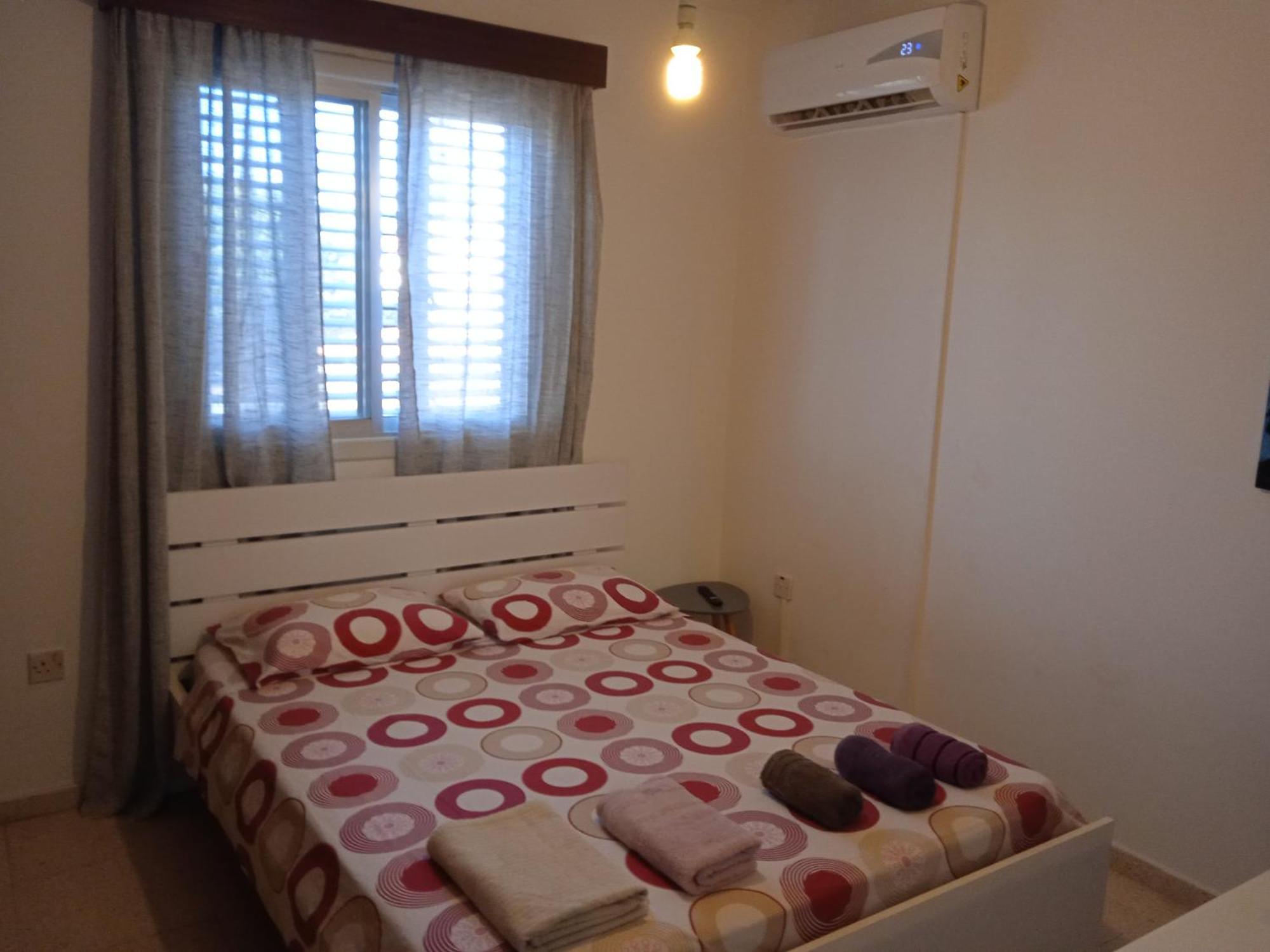 Larnaca, Pervolia 1 Bedroom Seaside Apartment Экстерьер фото